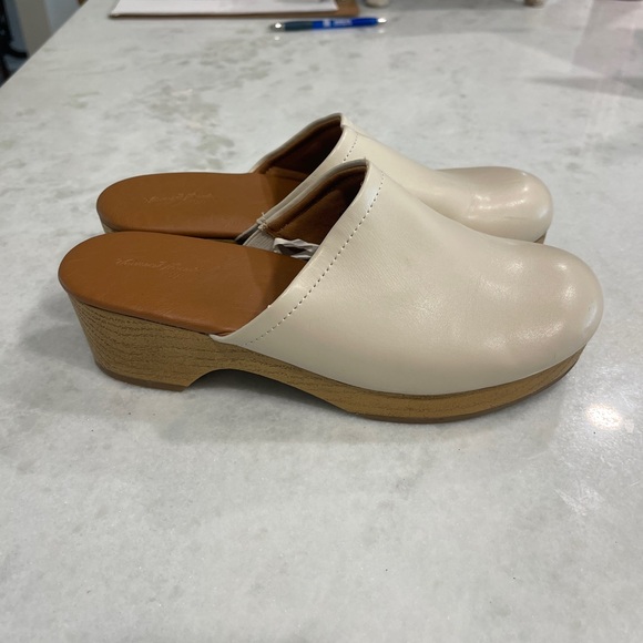 Universal Thread Cream Mules - Picture 2 of 4